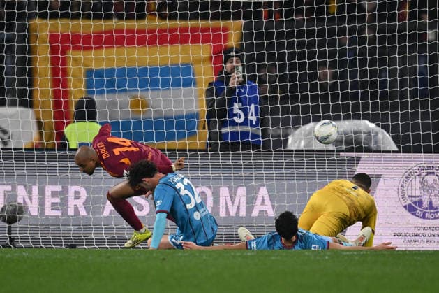 Donyell Malen of A.S. Roma scores the goal for 2-0 during the 24th day of the Serie A Championship between A.S. Roma and Cagliari Calcio at the Olympic Stadium on February 9, 2026 in Rome, Italy.  Copyright: xDomenicoxCippitelli IPAxSportx xipa-agency.netx xx IPA_71196168 IPA_Agency_IPA71196168