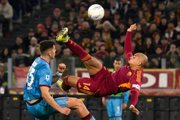 Donyell Malen of AS Roma makes a bicycle kick during the Serie A 2025 2026 football match between AS Roma and Cagliari Calcio at Stadio Olimpico in Rome (Italy), February 9, 2026. AndreaxStaccioli