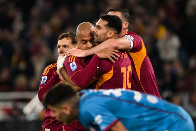 Donyell Malen of AS Roma celebrates with Zeki Celik and team mates after scoring the goal of 2-0 during the Serie A 2025 2026 football match between AS Roma and Cagliari Calcio at Stadio Olimpico in Rome (Italy), February 9, 2026. AndreaxStaccioli