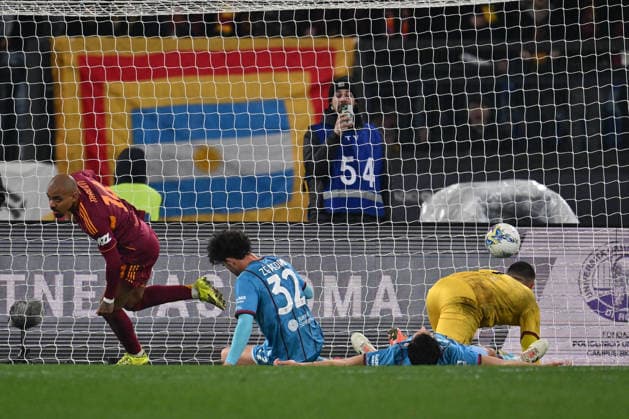 Donyell Malen of A.S. Roma scores the goal for 2-0 during the 24th day of the Serie A Championship between A.S. Roma and Cagliari Calcio at the Olympic Stadium on February 9, 2026 in Rome, Italy.  Copyright: xDomenicoxCippitelli IPAxSportx xipa-agency.netx xx IPA_71196175 IPA_Agency_IPA71196175