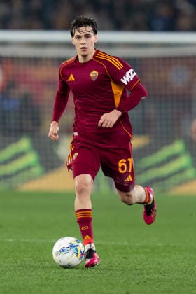 AS Roma v Cagliari Calcio - Serie A Enilive Niccolo Pisilli of AS Roma during the serie Serie A Enilive match between AS Roma and Cagliari Calcio at Stadio Olimpico on Febraury 9, 2026 in Rome, Italy Roma Stadio Olimpico Lazio Italy Copyright: xGiuseppexMaffiax SerieA_Roma-Cagliari_0902202602771