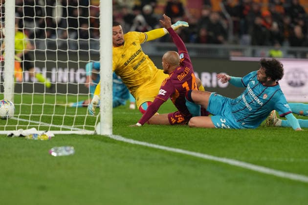 Donyell Malen of AS Roma scores the goal of 2-0 during the Serie A 2025 2026 football match between AS Roma and Cagliari Calcio at Stadio Olimpico in Rome (Italy), February 9, 2026. AntoniettaxBaldassarre