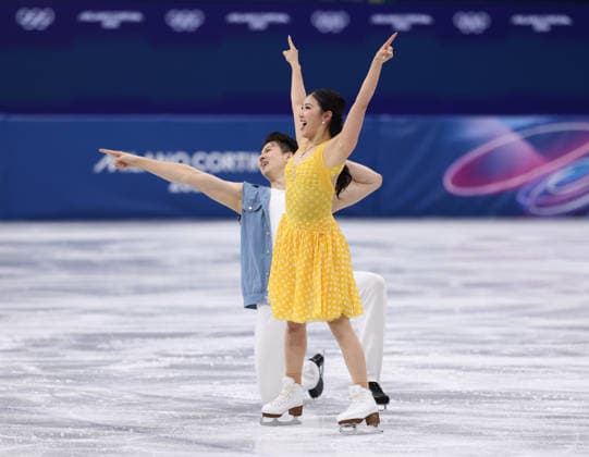 (260209) -- MILAN, Feb. 9, 2026 -- Wang Shiyue (front) Liu Xinyu of China compete during the rhythm dance of Figure skating, Eiskunstlauf ice dance competition at the Milan-Cortina 2026 Olympic Winter games, Winterspiele,Spiele, Summer games in Milan, Italy, Feb. 9, 2026. ) (MICO2026)ITALY-MILAN-OLYMPIC WINTER GAMES-FIGURE SKATING-ICE DANCE-RHYTHM DANCE ChenxYichen 