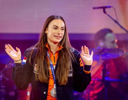 MILAN - Speed skater Femke Kok during the ceremony at the TeamNL House after winning silver in the 1000 meters at the Winter Olympics. SEM VAN DER WAL ANP xVIxANPxSportx xxANPxIVx 550189932 originalFilename: 550189932.jpg