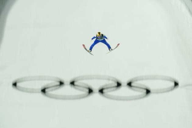 Milano Cortina 2026 Winter Olympics VAL DI FIEMME, ITALY - FEBRUARY 09: An athlete competes during the Men s Ski jumping, Skispringen, Ski, nordisch on day three of the Milano Cortina 2026 Winter Olympic Games, Olympische Spiele, Olympia, OS at Predazzo Ski Jumping Stadium in Val di Fiemme, Italy on February 09, 2026. Cemal Yurttas Anadolu Val di Fiemme Italy. Editorial use only. Please get in touch for any other usage.  Copyright: x2026xAnadoluxCemalxYurttasx