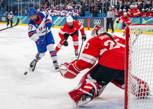 February 9, 2026, Milan, Lombardy, Italy: HILARY KNIGHT of Team USA takes a shot in a USA vs. Switzerland women s Ice hockey, Eishockey game at the 2026 Milano Cortina Winter Olympics at Milano Santaguilia Ice Hockey Arena. The USA won 5-0. Olympics 2026: Milano Cortina: - February 9, 2026  - ZUMAh234 20260209_oly_h234_002 Copyright: xMarkxEdwardxHarrisx