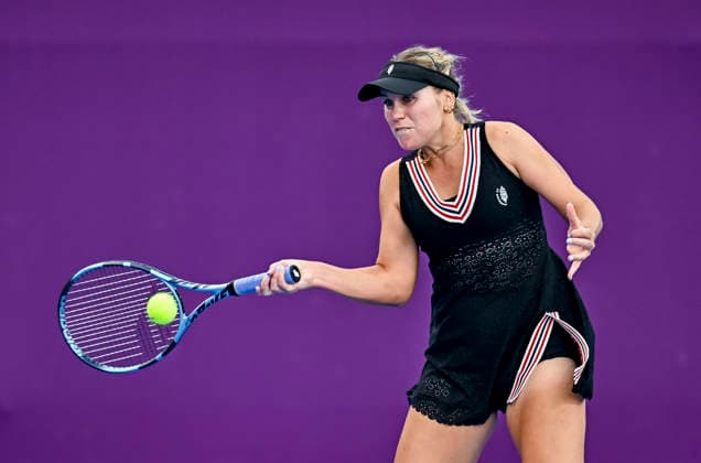 WTA, Tennis Damen Qatar Total Energies Open round of 64 in Doha, Qatar - 09 Feb 2026 Sofia Kenin of the United States seen in action with Qinwen Zheng of China (not in view) during their round of 64 match at the WTA Qatar TotalEnergies Open 2026 tennis tournament at the Khalifa International Tennis Complex. Qinwen Zheng won Sofia Kenin 4-6, 6-1, 6-2 Doha Qatar Copyright: xNoushadxVariyattiyakkalx xSOPAxImagesx NVRITYAKAL2-33