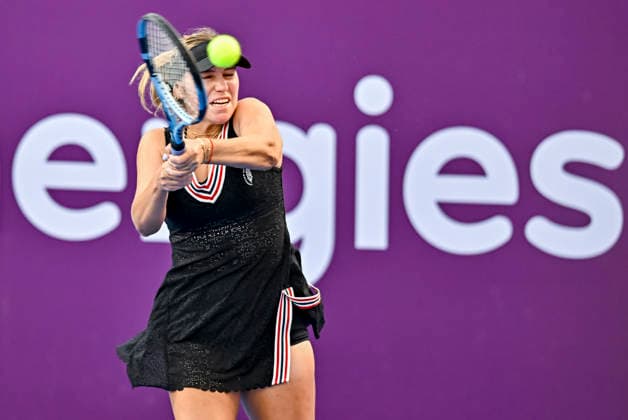 WTA, Tennis Damen Qatar Total Energies Open round of 64 in Doha, Qatar - 09 Feb 2026 Sofia Kenin of the United States seen in action with Qinwen Zheng of China (not in view) during their round of 64 match at the WTA Qatar TotalEnergies Open 2026 tennis tournament at the Khalifa International Tennis Complex. Qinwen Zheng won Sofia Kenin 4-6, 6-1, 6-2 Doha Qatar Copyright: xNoushadxVariyattiyakkalx xSOPAxImagesx NVRITYAKAL2-42