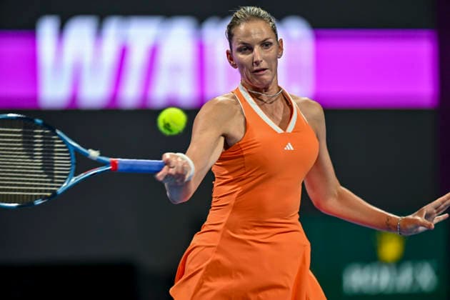 WTA, Tennis Damen Qatar TotalEnergies Open 2026-round of 32 in Doha - 09 Feb 2026 Karolina Pliskova of the Czech Republic plays against Amanda Anisimova of the United States (Not in picture) during their round of 32 match at the WTA Qatar TotalEnergies Open 2026 tennis tournament at the Khalifa International Tennis Complex. Karolina Pliskova won the match after Amanda Anisimova retired, with the score 7-5, 6-7, 4-1. Doha Qatar Copyright: xNoushadxVariyattiyakkalx xSOPAxImagesx NVRITYAKAL3-010
