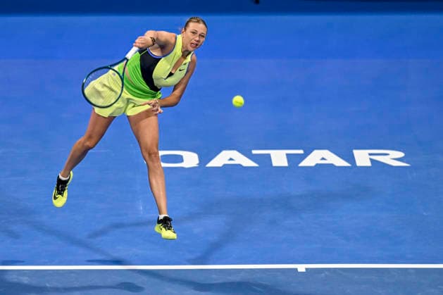 February 9, 2026, Doha, Qatar: Amanda Anisimova of the United States plays against Karolina Pliskova of the Czech Republic (Not in picture) during their round of 32 match at the WTA, Tennis Damen Qatar TotalEnergies Open 2026 tennis tournament at the Khalifa International Tennis Complex. Karolina Pliskova won the match after Amanda Anisimova retired, with the score 7-5, 6-7, 4-1. Doha Qatar - ZUMAs197 20260209_aaa_s197_192 Copyright: xNoushadxVariyattiyakkalx