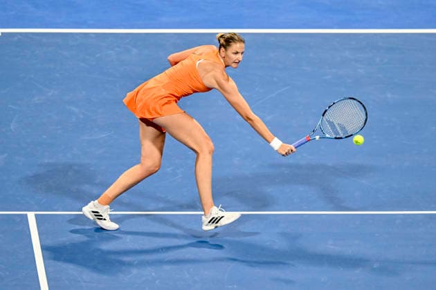 February 9, 2026, Doha, Qatar: Karolina Pliskova of the Czech Republic plays against Amanda Anisimova of the United States (Not in picture) during their round of 32 match at the WTA, Tennis Damen Qatar TotalEnergies Open 2026 tennis tournament at the Khalifa International Tennis Complex. Karolina Pliskova won the match after Amanda Anisimova retired, with the score 7-5, 6-7, 4-1. Doha Qatar - ZUMAs197 20260209_aaa_s197_206 Copyright: xNoushadxVariyattiyakkalx