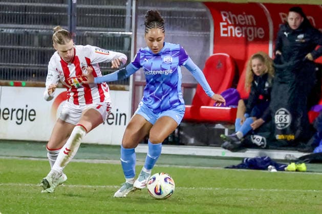09 02 2026, xsscx, Frauen Fussball, 1 FC Koeln SGS Essen, 1 Fussball Bundesliga, 17 Spieltag, Franz Kremer Stadion, Saison 2025 2026 Anna Lena Stolze 1 FC Koeln 7 im Zweikampf gegen Vanessa Fürst SGS Essen 8 DFB regulations prohibit any use of photographs as image sequences and or quasi video Photo xSandraxScherningxPressefotoKochx Nordrhein Westfalen Germany