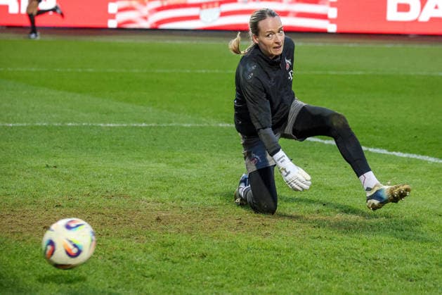 09 02 2026, xsscx, Frauen Fussball, 1 FC Koeln SGS Essen, 1 Fussball Bundesliga, 17 Spieltag, Franz Kremer Stadion, Saison 2025 2026 Lisa Schmitz 1 FC Koeln 1 DFB regulations prohibit any use of photographs as image sequences and or quasi video Photo xSandraxScherningxPressefotoKochx Nordrhein Westfalen Germany