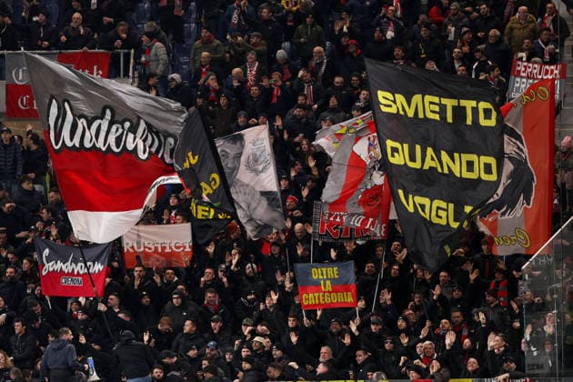 Atalanta BC vs Cremonese Italy, Bergamo, 2026 02 09: fans of Cremonese wave the flags and show banners in the stands during soccer game Atalanta BC vs Cremonese, Serie A EniLive 2025-2026, day 24 at New Balance Arena Bergamo Lombardy Italy Copyright: xFabrizioxAndreaxBertanix