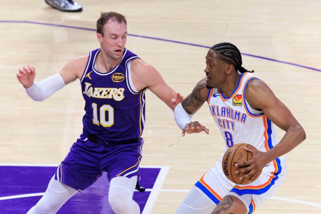 February 9, 2026, Los Angeles, California, USA: Luke Kennard 10 of the Los Angeles Lakers guards Jalen Williams 8 of the Oklahoma City Thunder during their regular season NBA, Basketball Herren, USA game on Monday February 9, 2026 at Crypto.com Arena in Los Angeles, California. Lakers lose to Thunder, 110-119. ARIANA RUIZ PI Los Angeles USA - ZUMAp124 20260209_zaa_p124_023 Copyright: xArianaxRuizx