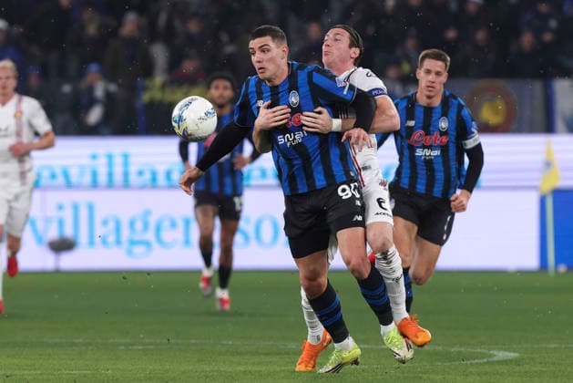 Atalanta BC vs Cremonese, Serie A EniLive 2025 2026 day 24 at New Balance Arena. Italy, Bergamo, 2026 02 09: Nikola Krstovic (Atalanta) defends the ball in center field in the first half during soccer game Atalanta BC vs Cremonese, Serie A EniLive 2025-2026, day 24 at New Balance Arena Italy, Bergamo, 2026 02 09: Atalanta BC vs Cremonese, Serie A EniLive 2025 2026 day 24 at New Balance Arena. - Bergamo Italy Copyright: FabrizioxAndreaxBertani