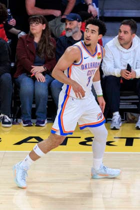 February 9, 2026, Los Angeles, California, USA: Jared McCain 3 of the Oklahoma City Thunder during their regular season NBA, Basketball Herren, USA game against the Los Angeles Lakers on Monday February 9, 2026 at Crypto.com Arena in Los Angeles, California. Lakers lose to Thunder, 110-119. ARIANA RUIZ PI Los Angeles USA - ZUMAp124 20260209_zaa_p124_029 Copyright: xArianaxRuizx