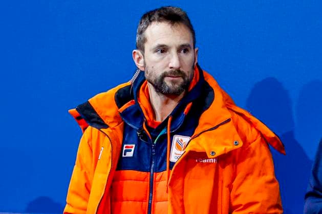 Coach Niels Kerstholt of TeamNL looks on while watching atheletes Women s 500m, Milano Cortina 2026 Winter Olympics: Day 4, Short Track Speed skating, Eisschnelllauf - Milano Cortina 2026 Winter Olympics: Day 4, Milano Speed Skating Stadium, February 10, 2026, Milan, Italy.