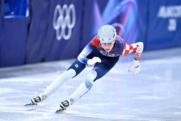 Croatia s Valentina Ascic pictured in action during the women s 500m heats of the Short Track Speed skating, Eisschnelllauf competition at the Milano Cortina 2026 Olympic Winter games, Winterspiele,Spiele, Summer games on Tuesday 10 February 2026 in Milan, Italy. The XXV Winter Olympics take place from 6 to 22 February 2026 in Italy. JASPERxJACOBS  x162342224x