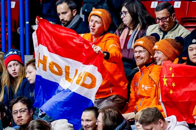 supporters of the Netherlands looks on while watching atheletes Men s 1000m, Milano Cortina 2026 Winter Olympics: Day 4, Short Track Speed skating, Eisschnelllauf - Milano Cortina 2026 Winter Olympics: Day 4, Milano Speed Skating Stadium, February 10, 2026, Milan, Italy.