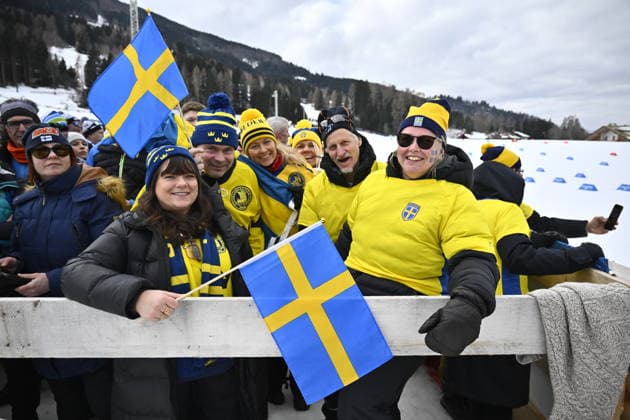 VAL DI FIEMME, ITALY 20260210 Swedish supporters before the women s quarter-final sprint during the Winter Olympics in Val di Fiemme, Italy. *** The image is included in the SPORTS PACKAGE. For others PAYMENT IMAGE *** VAL DI FIEMME ITALY x10430x *** VAL DI FIEMME, ITALY 20260210 Swedish supporters before the women s quarter final sprint during the Winter Olympics in Val di Fiemme, Italy The image is included in the SPORTS PACKAGE For others PAYMENT IMAGE VAL DI FIEMME ITALY x10430x  Copyright: xChristinexOlsson TTx OLYMPICS 2026 SKIING