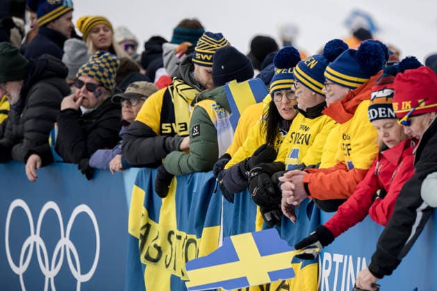 260210 Fans of Sweden at the women s classic technique cross-country skiing sprint quarter final during day 4 of the 2026 Winter Olympics on February 10, 2026 in Val di Fiemme. Photo: Maxim Thore BILDBYRAN kod MT MT0969 skidor cross-country skiing langrenn Olympic Games, Olympische Spiele, Olympia, OS olympics winter olympics os ol olympiska spel vinter-os olympiske leker milano cortina 2026 milan cortina 2026 milano cortina 2026 olympic games milano cortina 2026 winter olympic games milano cortina-os milano cortina-ol vinter-ol 4 bbeng sprint publik *** 260210 Fans of Sweden at the women s classic technique cross country skiing sprint quarter final during day 4 of the 2026 Winter Olympics on February 10, 2026 in Val di Fiemme Photo Maxim Thore BILDBYRAN kod MT MT0969 skidor cross country skiing langrenn olympic games olympics winter olympics os ol olympiska spel vinter os olympiske leker milano cortina 2026 milan cortina 2026 milano cortina 2026 olympic games milano cortina 2026 winter olympic games milano cortina os milano cortina ol vinter ol 4 bbeng sprint publik  Copyright: MAXIMxTHORE BB260210MT102
