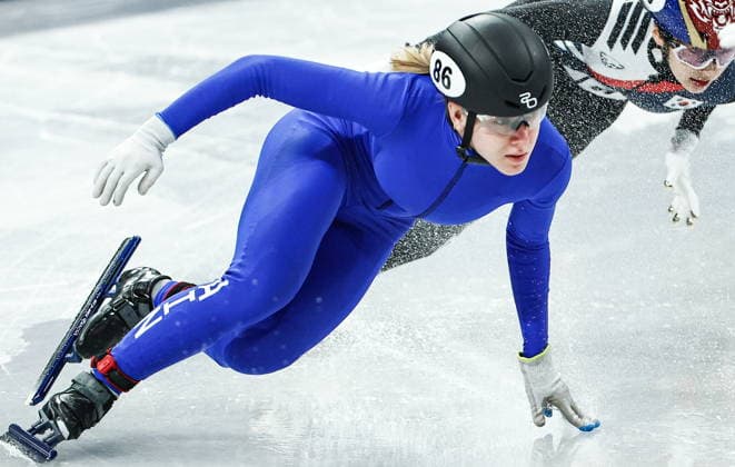 ITALY, MILAN - FEBRUARY 10, 2026: AIN athlet Alyona Krylova (L) from Russia competes in the women s short track Speed skating, Eisschnelllauf 500 metres heat during the 2026 Winter Olympic Games, Olympische Spiele, Olympia, OS at the Milano Ice Skating Arena 2026 Winter Olympics: Women S 500m Short Track Speed Skating Event  - ZUMAt113 20260210_zaa_t113_155 Copyright: xMikhailxTereshchenkox