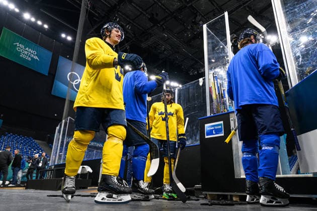 260210 Rickard Rakell of Sweden ahead of an Ice hockey, Eishockey practice session during day 4 of the 2026 Winter Olympics on February 10, 2026 in Milan. Photo: Carl Sandin BILDBYRAN kod CS CS0866 ishockey ice hockey Olympic Games, Olympische Spiele, Olympia, OS olympics winter olympics os ol olympiska spel vinter-os olympiske leker milano cortina 2026 milan cortina 2026 milano cortina 2026 olympic games milano cortina 2026 winter olympic games milano cortina-os milano cortina-ol vinter-ol 4 bbeng sverige sweden *** 260210 Rickard Rakell of Sweden ahead of an ice hockey practice session during day 4 of the 2026 Winter Olympics on February 10, 2026 in Milan Photo Carl Sandin BILDBYRAN code CS CS0866 ice hockey olympic games olympics winter olympics os ol olympiska spel vinter os olympiske leker milano cortina 2026 milan cortina 2026 milano cortina 2026 olympic games milano cortina 2026 winter olympic games milano cortina os milano cortina ol vinter ol 4 bbeng sverige sweden  Copyright: CARLxSANDIN BB260210CS002