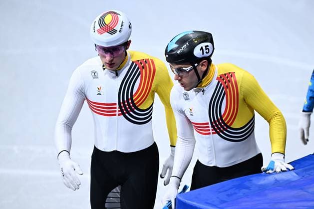 Belgian shorttrack skater Ward Petre: Belgian shorttrack skater Stijn Desmet pictured during the quarterfinals of the Mixed Team Relay of the Short Track Speed skating, Eisschnelllauf competition at the Milano Cortina 2026 Olympic Winter games, Winterspiele,Spiele, Summer games on Tuesday 10 February 2026 in Milan, Italy. The XXV Winter Olympics take place from 6 to 22 February 2026 in Italy. JASPERxJACOBS  x162361384x