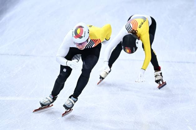 Belgian shorttrack skater Ward Petre and Belgian shorttrack skater Hanne Desmet pictured in action during the quarterfinals of the Mixed Team Relay of the Short Track Speed skating, Eisschnelllauf competition at the Milano Cortina 2026 Olympic Winter games, Winterspiele,Spiele, Summer games on Tuesday 10 February 2026 in Milan, Italy. The XXV Winter Olympics take place from 6 to 22 February 2026 in Italy. JASPERxJACOBS  x162362161x