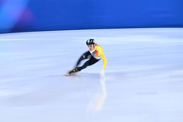 Belgian shorttrack skater Stijn Desmet pictured in action during the quarterfinals of the Mixed Team Relay of the Short Track Speed skating, Eisschnelllauf competition at the Milano Cortina 2026 Olympic Winter games, Winterspiele,Spiele, Summer games on Tuesday 10 February 2026 in Milan, Italy. The XXV Winter Olympics take place from 6 to 22 February 2026 in Italy. JASPERxJACOBS  x162363003x