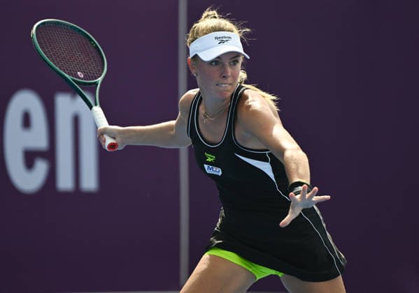 Qatar TotalEnergies Open 2026 - Day Three DOHA, QATAR FEBRUARY 10: Magdalena Frech of Poland in action against Ann Li of the United States in the second round on Day Three of the Qatar TotalEnergies Open, part of the Hologic WTA, Tennis Damen Tour, at the Khalifa International Tennis and Squash Complex on February 10, 2026 in Doha, Qatar. Doha Qatar  Copyright: xArturxWidakx originalFilename:widak-qatartot260210_npfOV.jpg