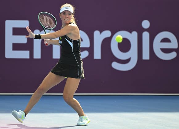 Qatar TotalEnergies Open 2026 - Day Three DOHA, QATAR FEBRUARY 10: Magdalena Frech of Poland in action against Ann Li of the United States in the second round on Day Three of the Qatar TotalEnergies Open, part of the Hologic WTA, Tennis Damen Tour, at the Khalifa International Tennis and Squash Complex on February 10, 2026 in Doha, Qatar. Doha Qatar  Copyright: xArturxWidakx originalFilename:widak-qatartot260210_npwpY.jpg