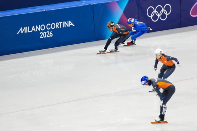 2026-02-10 - Milano Cortina 2026 Winter Olympics MILAN, ITALY - FEBRUARY 10: Jens van t Wout of Netherlands, Pietro Sighel of Italy, Xandra Velzeboer of Netherlands, Selma Poutsma of Netherlands performing on the Mixed Team Relay - Quarterfinals during the Milano Cortina 2026 Winter Olympics at the Milano Ice Skating Arena on February 10, 2026 in Milan, Italy Milan Milano Ice Skating Arena Italy Content not available for redistribution in The Netherlands directly or indirectly through any third parties. Copyright: xAndrexWeeningx