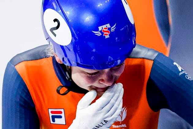 Xandra Velzeboer of the Netherlands looks dejected after Mixed Team Relay Finals, Milano Cortina 2026 Winter Olympics: Day 4, Short Track Speed skating, Eisschnelllauf - Milano Cortina 2026 Winter Olympics: Day 4, Milano Speed Skating Stadium, February 10, 2026, Milan, Italy.