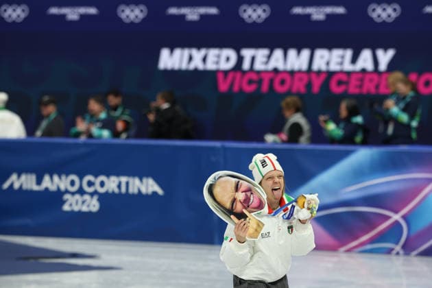 February 10, 2026, Milan, Lombardy, Italy: ARIANNA FONTANA of Team Italy celebrate winning the gold medal in the Mixed Team Relay final of the Short Track Speed skating, Eisschnelllauf at the Milano Cortina 2026 Winter Olympic Games, Olympische Spiele, Olympia, OS Olympics 2026: Milano Cortina: Short Track Speed Skating  - ZUMAc179 20260210_oly_c179_038 Copyright: xMickaelxChavetx