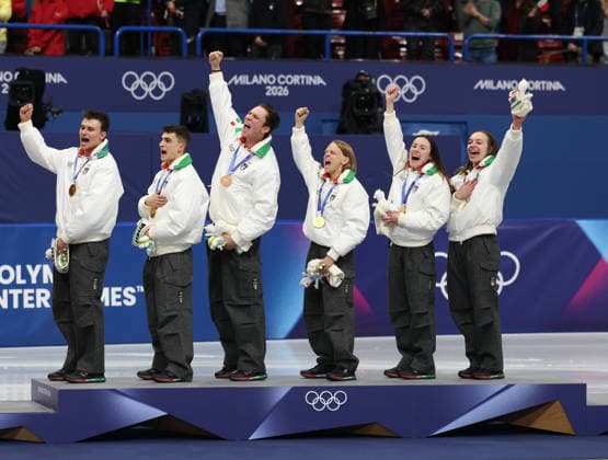 February 10, 2026, Milan, Lombardy, Italy: PIETRO SIGHEL, LUCA SPECHENHAUSER, THOMAS NADALINI, ARIANNA FONTANA, CHIARA BETTI and ELISA CONFORTOLA of Team Italy celebrate winning the gold medal in the Mixed Team Relay final of the Short Track Speed skating, Eisschnelllauf at the Milano Cortina 2026 Winter Olympic Games, Olympische Spiele, Olympia, OS Olympics 2026: Milano Cortina: Short Track Speed Skating  - ZUMAc179 20260210_oly_c179_040 Copyright: xMickaelxChavetx
