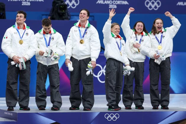 Team Italia on the podium during the Olympic Winter Milano-Cortina 2026 Shirt Track Speed skating, Eisschnelllauf Team Relay on February 10, 2026 at Milano Ice Skating Arena in Milan, Italy5  Copyright: xFabrizioxCarabelli IPAxSportx xipa-agency.netx xx IPA_71221625 IPA_Agency_IPA71221625