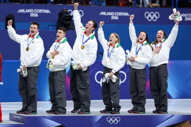 Team Italia on the podium during the Olympic Winter Milano-Cortina 2026 Shirt Track Speed skating, Eisschnelllauf Team Relay on February 10, 2026 at Milano Ice Skating Arena in Milan, Italy  Copyright: xFabrizioxCarabelli IPAxSportx xipa-agency.netx xx IPA_71221626 IPA_Agency_IPA71221626