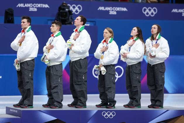 Team Italia on the podium during the Olympic Winter Milano-Cortina 2026 Shirt Track Speed skating, Eisschnelllauf Team Relay on February 10, 2026 at Milano Ice Skating Arena in Milan, Italy  Copyright: xFabrizioxCarabelli IPAxSportx xipa-agency.netx xx IPA_71221627 IPA_Agency_IPA71221627