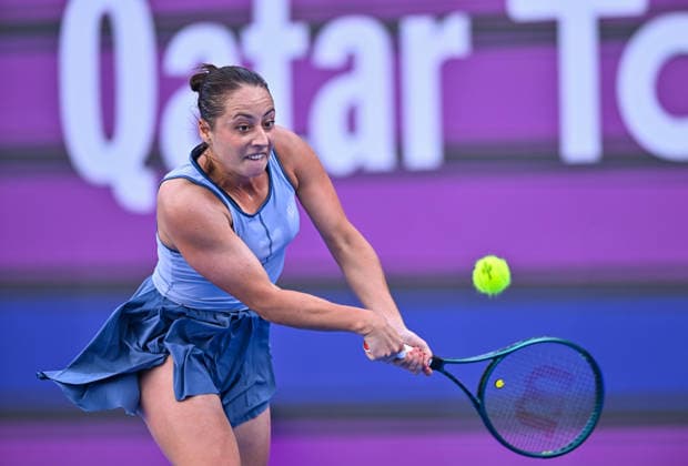 WTA, Tennis Damen QATAR TOTALENERGIES OPEN 2026-ROUND OF 32 Elisabetta Cocciaretto of Italy competes in her round of 32 match against Coco Gauff of the United States during the WTA Qatar TotalEnergies Open 2026 tennis tournament at the Khalifa International Tennis Complex in Doha, Qatar, on February 10, 2026. ¨ ¨¨ DOHA Qatar Copyright: xNOUSHADx