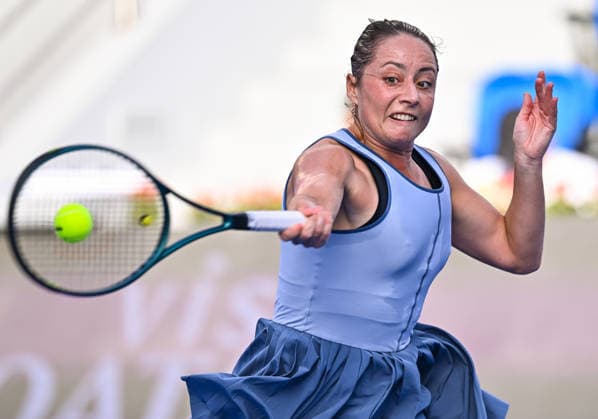 WTA, Tennis Damen QATAR TOTALENERGIES OPEN 2026-ROUND OF 32 Elisabetta Cocciaretto of Italy competes in her round of 32 match against Coco Gauff of the United States during the WTA Qatar TotalEnergies Open 2026 tennis tournament at the Khalifa International Tennis Complex in Doha, Qatar, on February 10, 2026. ¨¨ DOHA Qatar Copyright: xNOUSHADx
