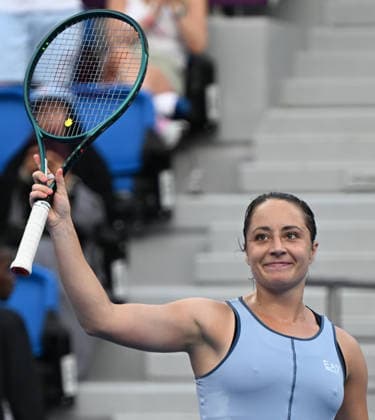 Qatar TotalEnergies Open 2026 - Day Three DOHA, QATAR FEBRUARY 10: Elisabetta Cocciaretto of Italy celebrates after winning against Coco Gauff of the United States in the second round on Day Three of the Qatar TotalEnergies Open, part of the Hologic WTA, Tennis Damen Tour, at the Khalifa International Tennis and Squash Complex on February 10, 2026 in Doha, Qatar. Doha Qatar  Copyright: xArturxWidakx originalFilename:widak-qatartot260210_npsGh.jpg