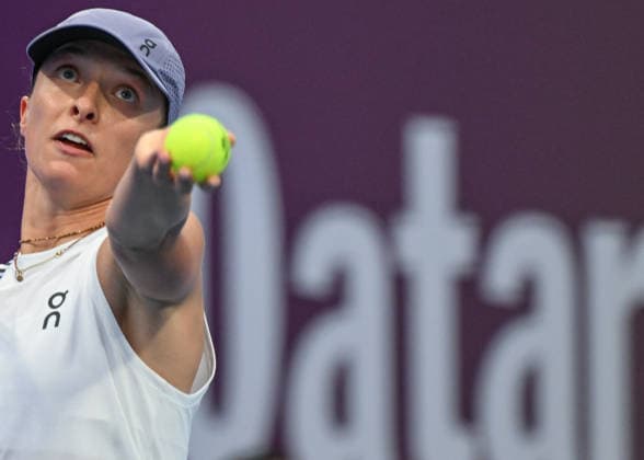 Qatar TotalEnergies Open 2026 - Day Three DOHA, QATAR FEBRUARY 10: Iga Swiatek of Poland in action against Janice Tjen of Indonesia in the second round on Day Three of the Qatar TotalEnergies Open, part of the Hologic WTA, Tennis Damen Tour, at the Khalifa International Tennis and Squash Complex on February 10, 2026 in Doha, Qatar. Doha Qatar  Copyright: xArturxWidakx originalFilename:widak-qatartot260210_npd87.jpg
