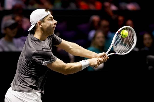ROTTERDAM - Tallon Griekspoor in action against Giovanni Mpetshi Perricard on the second day of the ABN AMRO tennis tournament at Ahoy Rotterdam. BAS CZERWINSKI ANP xVIxANPxSportx xxANPxIVx 550244042 originalFilename: 550244042.jpg