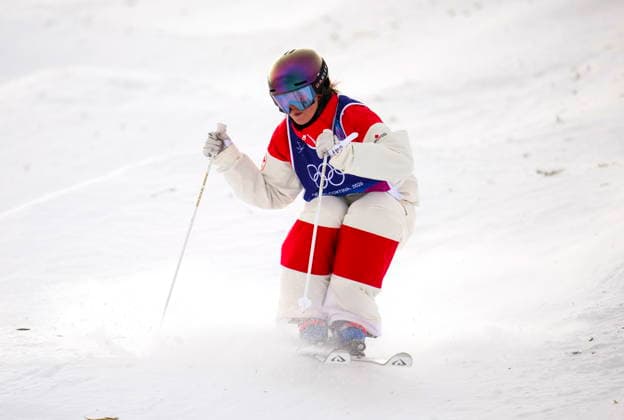 February 10, 2026, Livigno, Italy: Canada s Maia Schwinghammer, from Saskatoon, Sask., competes in the women s moguls qualification at the Milano Cortina 2026 Winter Olympic Games, Olympische Spiele, Olympia, OS in Livigno, Italy on Tuesday, Feb. 10, 2026. Canada News - February 10, 2026  - ZUMAc35_ 20260210_zaf_c35_082 Copyright: xSeanxKilpatrickx