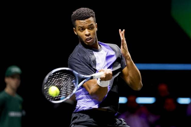 ROTTERDAM - Giovanni Mpetshi Perricard in action against Tallon Griekspoor on the second day of the ABN AMRO tennis tournament at Ahoy Rotterdam. BAS CZERWINSKI ANP xVIxANPxSportx xxANPxIVx 550244082 originalFilename: 550244082.jpg
