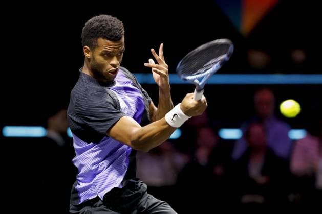 ROTTERDAM - Giovanni Mpetshi Perricard in action against Tallon Griekspoor on the second day of the ABN AMRO tennis tournament at Ahoy Rotterdam. BAS CZERWINSKI ANP xVIxANPxSportx xxANPxIVx 550244088 originalFilename: 550244088.jpg