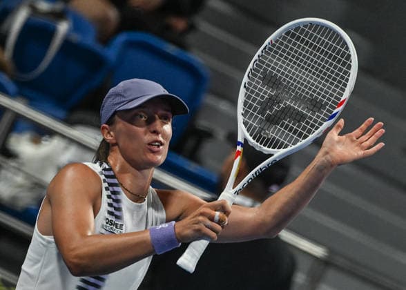 Qatar TotalEnergies Open 2026 - Day Three DOHA, QATAR FEBRUARY 10: Iga Swiatek of Poland celebrates after winning against Janice Tjen of Indonesia in the second round on Day Three of the Qatar TotalEnergies Open, part of the Hologic WTA, Tennis Damen Tour, at the Khalifa International Tennis and Squash Complex on February 10, 2026 in Doha, Qatar. Doha Qatar  Copyright: xArturxWidakx originalFilename:widak-qatartot260210_npxKZ.jpg