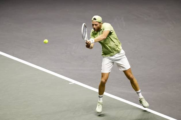 ROTTERDAM - Hugo Grenier in action against Jan-Lennard Struff on the second day of the ABN AMRO tennis tournament in Ahoy Rotterdam. BAS CZERWINSKI ANP xVIxANPxSportx xxANPxIVx 550250179 originalFilename: 550250179.jpg